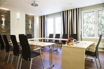 Отель Nova Park Conference Knivsta  Экстерьер фото