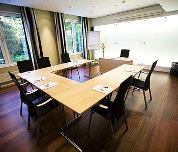 Отель Nova Park Conference Knivsta  Экстерьер фото